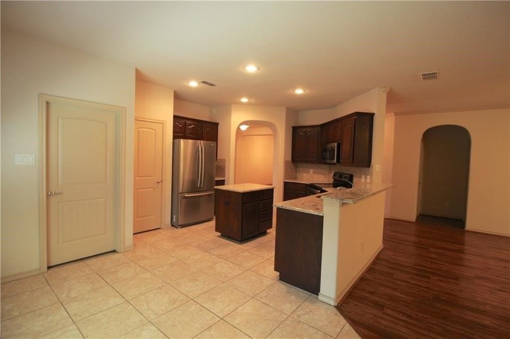 13104 Palancar Dr - Photo 4 of 15