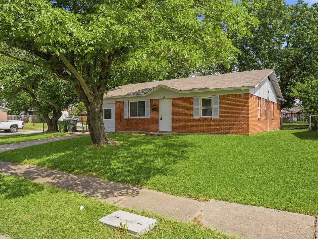 501 Rosewood Hills Dr - Photo 2 of 25