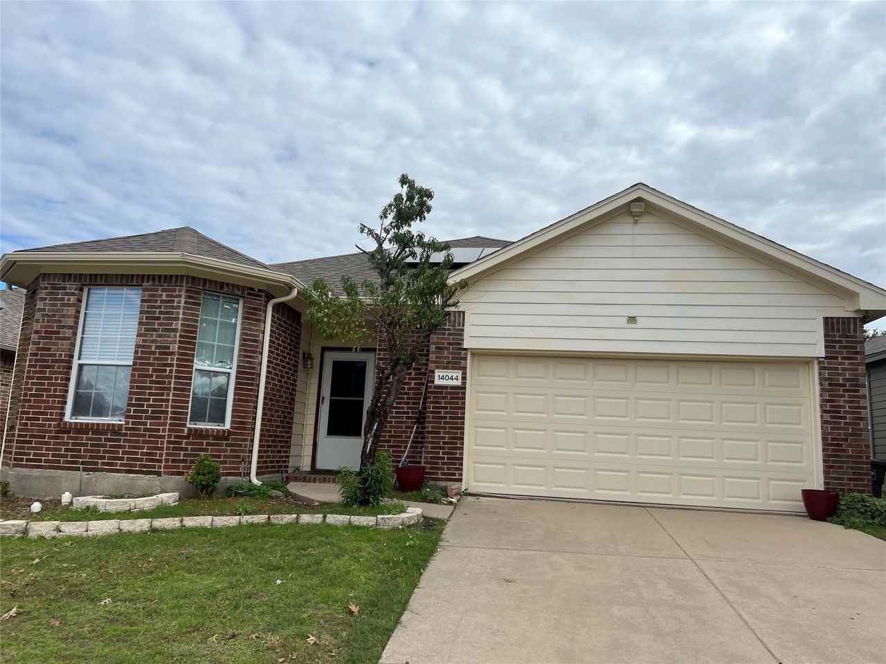 14044 Esperanza Dr - Photo 2 of 14