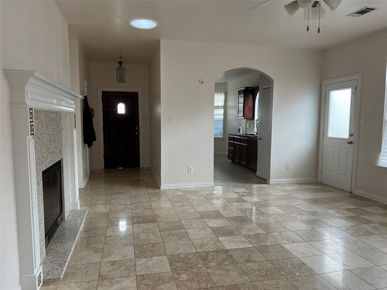 14044 Esperanza Dr - Photo 4 of 14