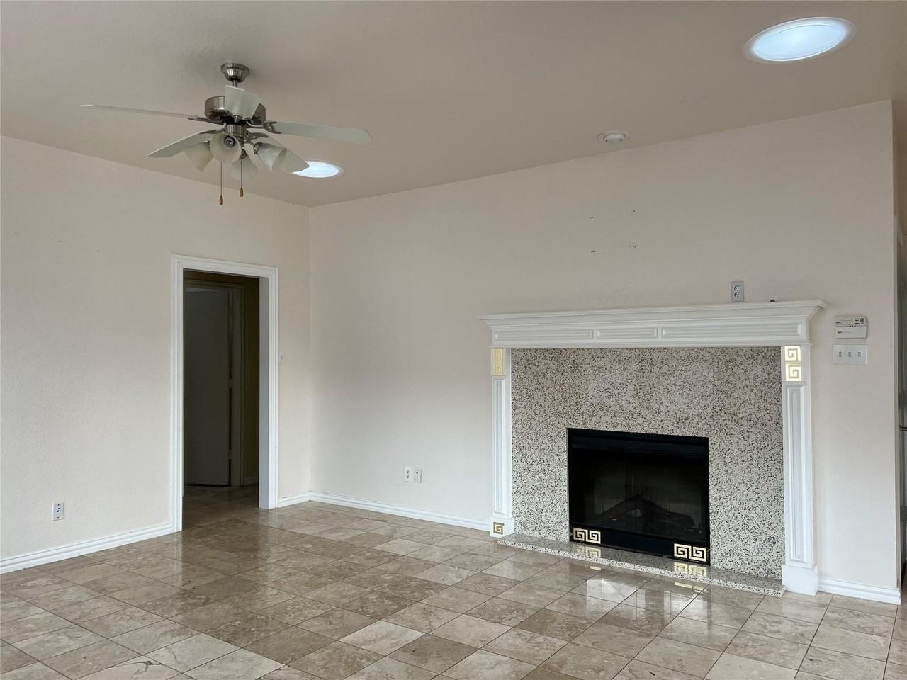14044 Esperanza Dr - Photo 5 of 14