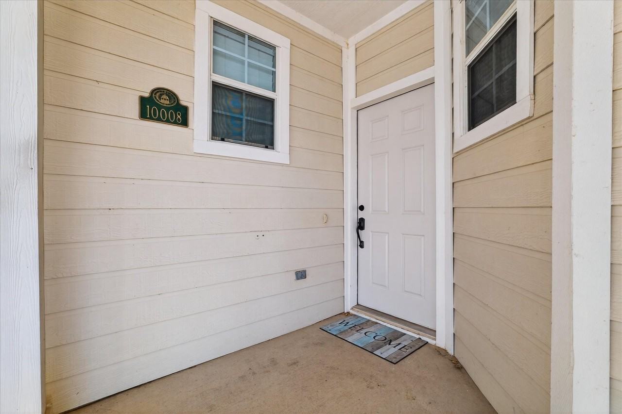10008 Hanover Dr - Photo 5 of 25