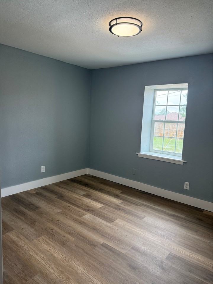 2515 Solomon Dr - Photo 5 of 8