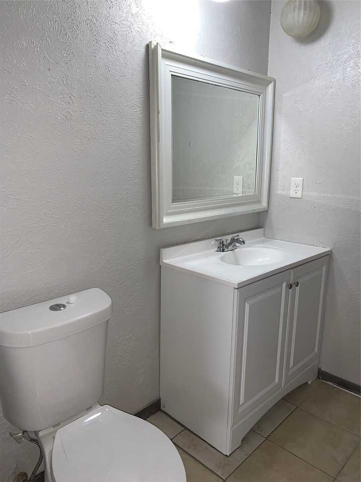 5260 Pruitt Dr - Photo 7 of 18