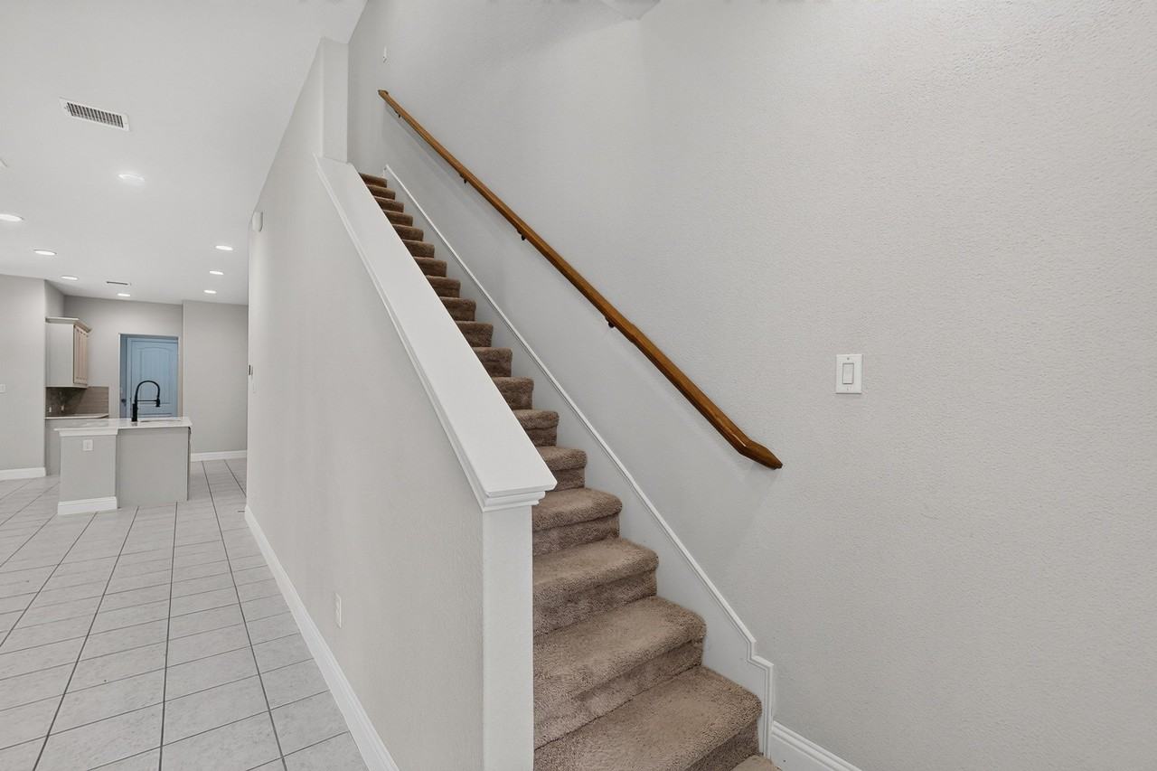 7617 Regal Ln - Photo 3 of 38