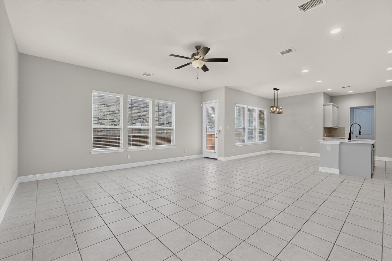 7617 Regal Ln - Photo 5 of 38