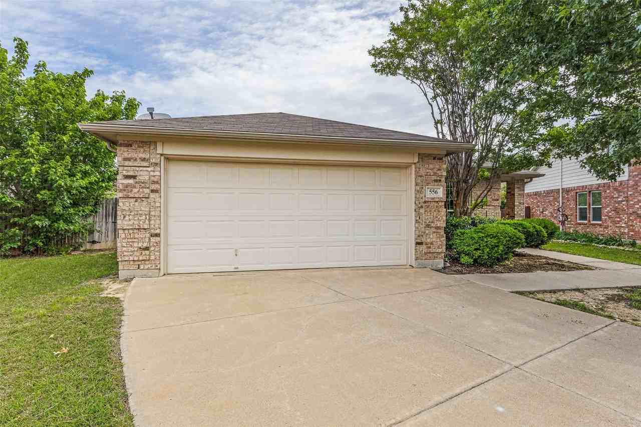 556 Winbridge Ln - Photo 3 of 26