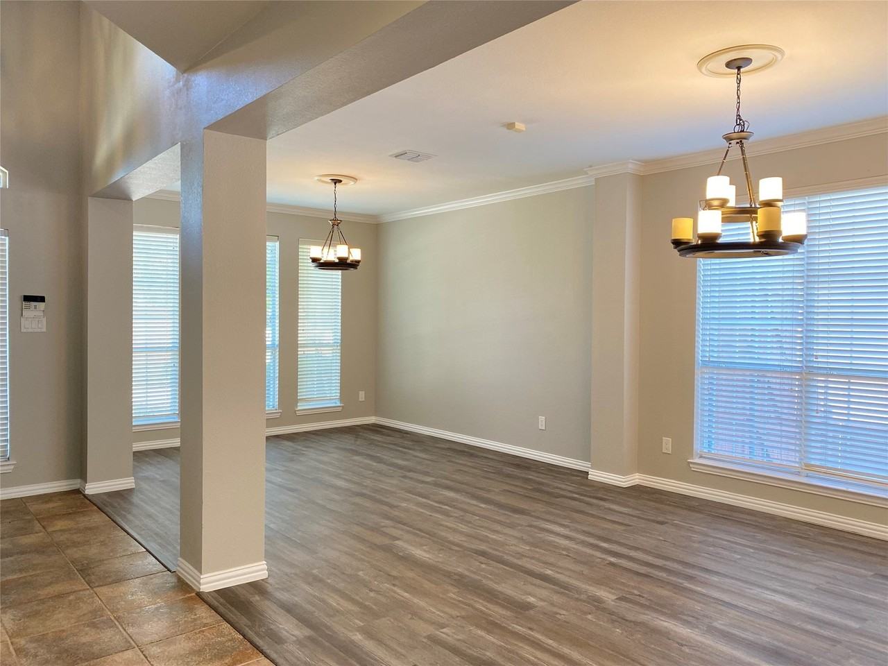 15861 Twin Cove Dr - Photo 2 of 18