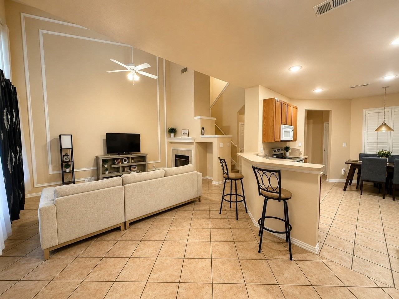 9929 Dryden Ln - Photo 4 of 26
