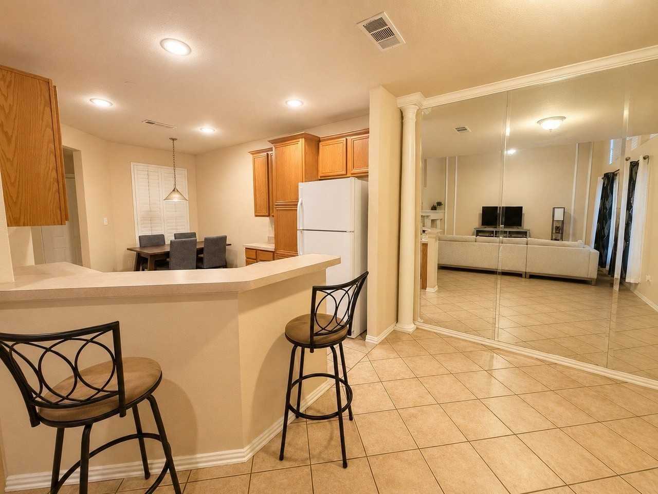 9929 Dryden Ln - Photo 6 of 26