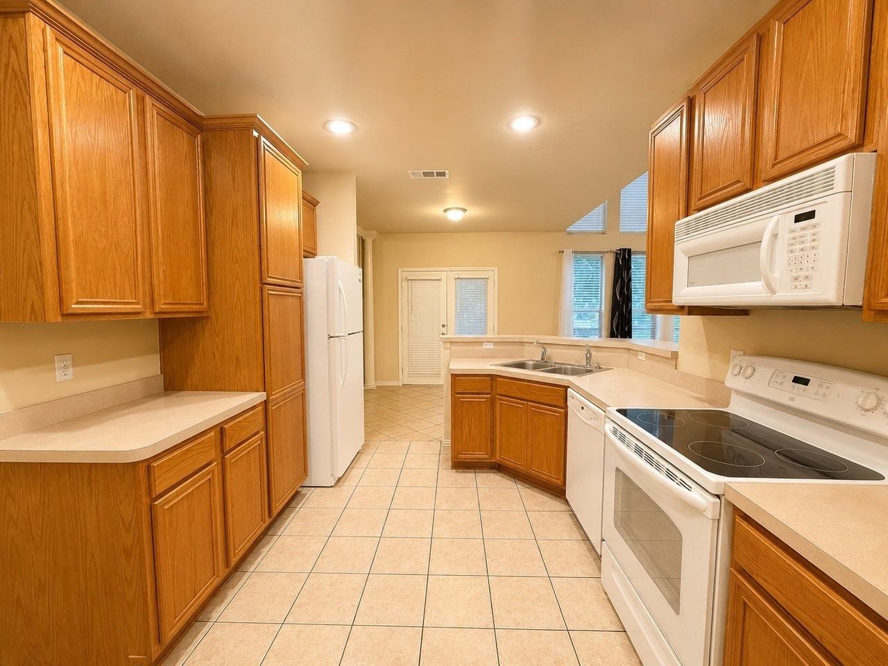 9929 Dryden Ln - Photo 7 of 26