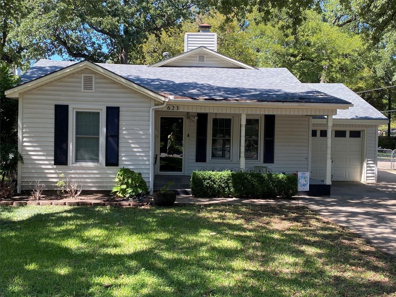 623 Club Oak Dr