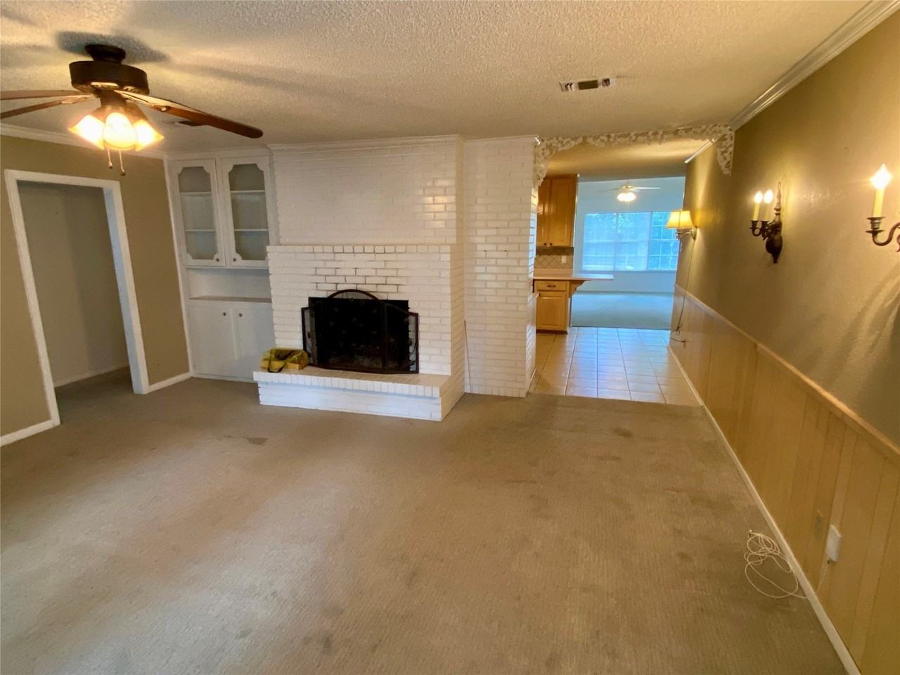 623 Club Oak Dr - Photo 3 of 20