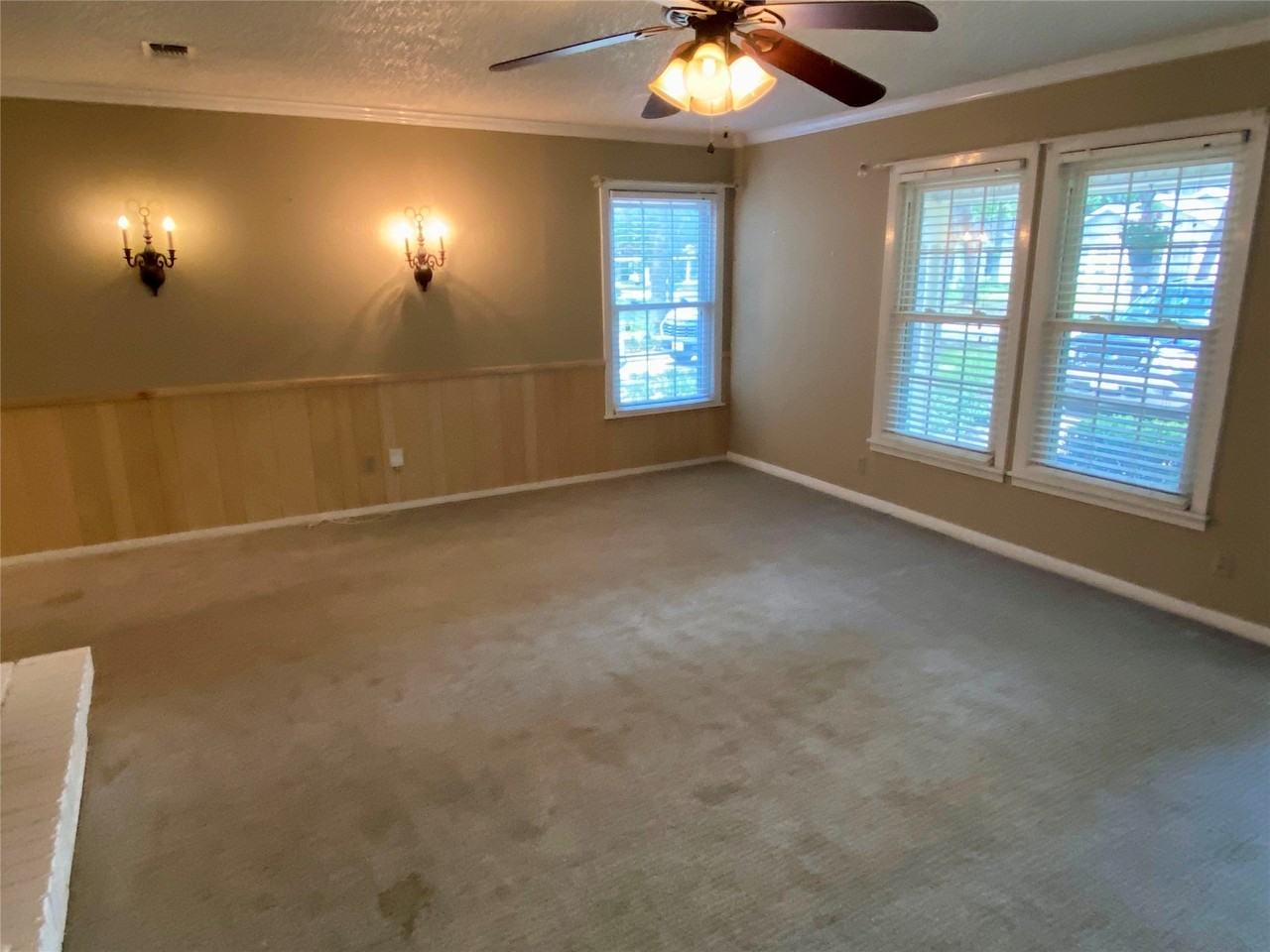 623 Club Oak Dr - Photo 5 of 20
