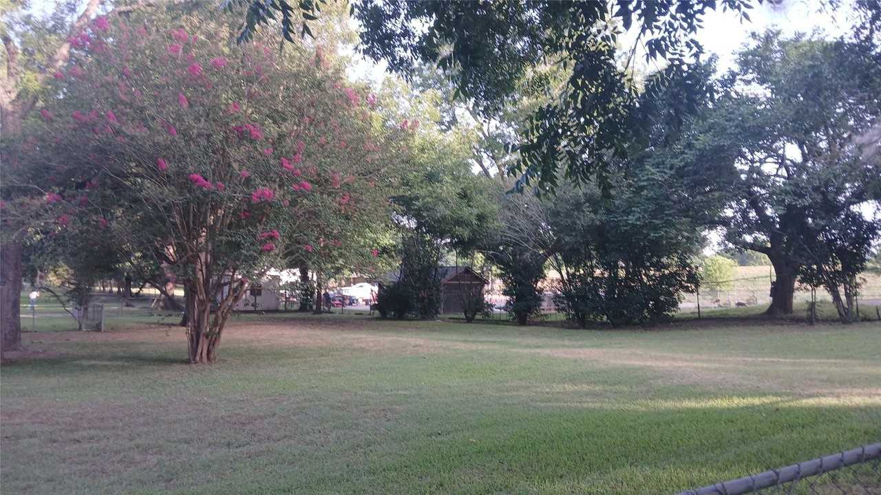 8530 Choctaw Dr - Photo 4 of 17