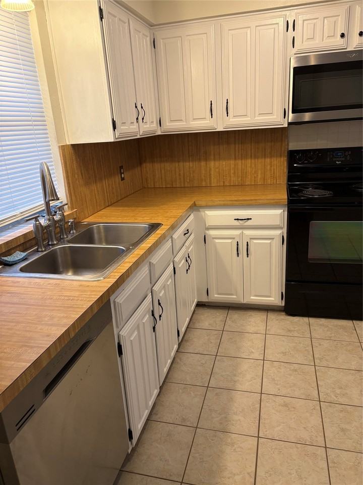 1110 Paluxy Ct - Photo 3 of 11