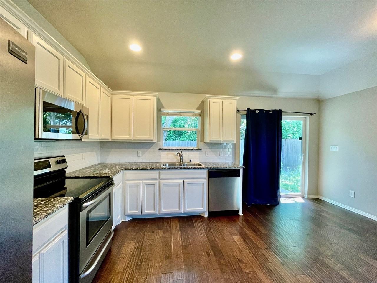 3115 N Hickory St - Photo 2 of 19