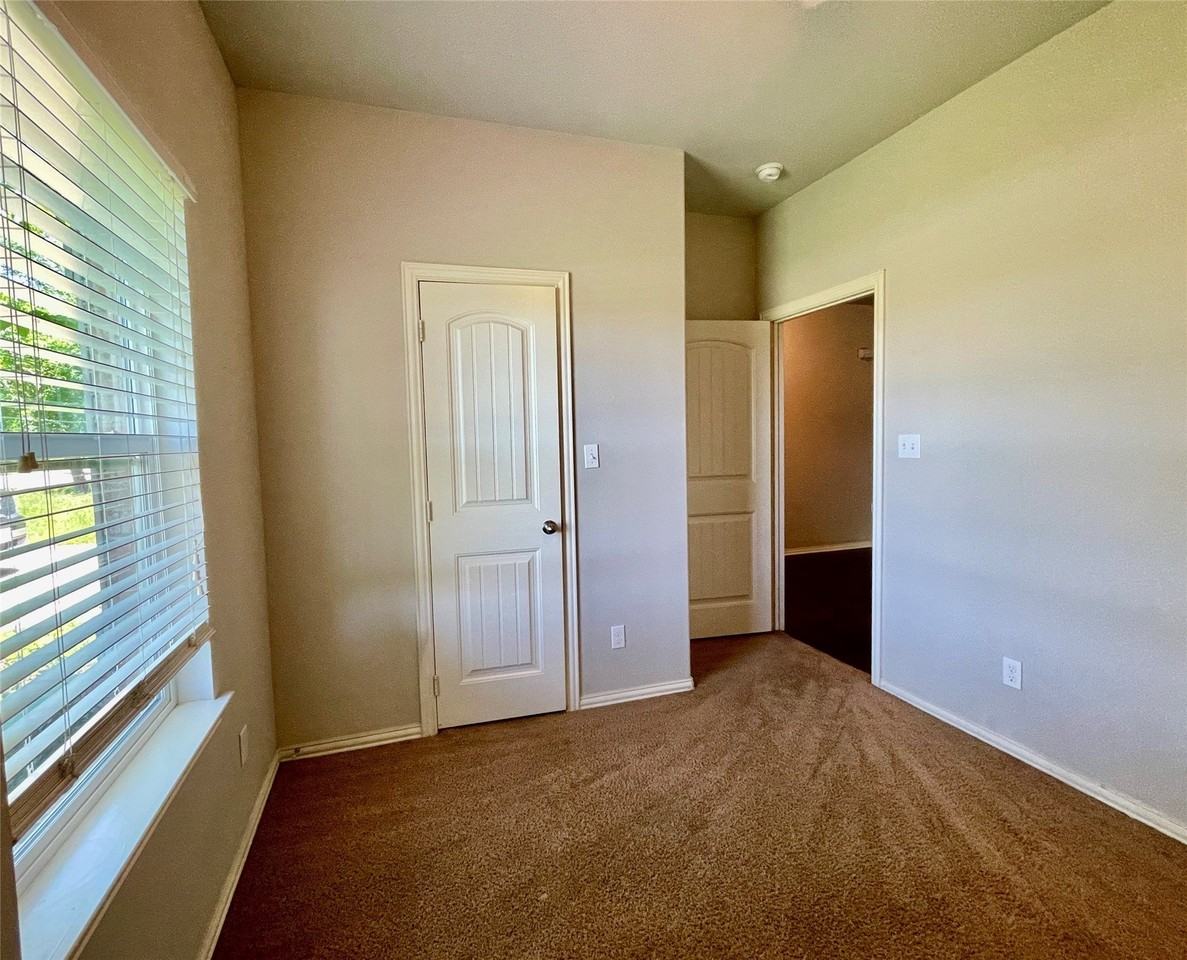 3115 N Hickory St - Photo 4 of 19