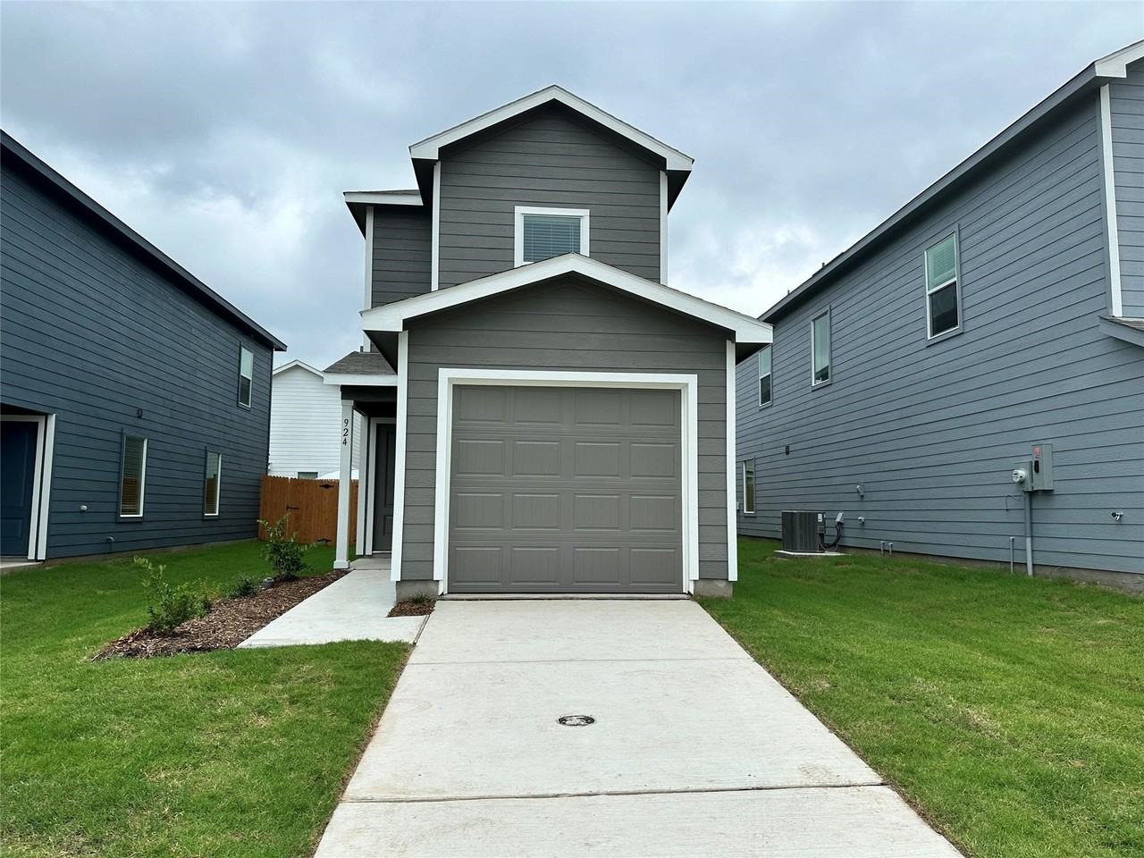 924 Sandhill Crane Ln