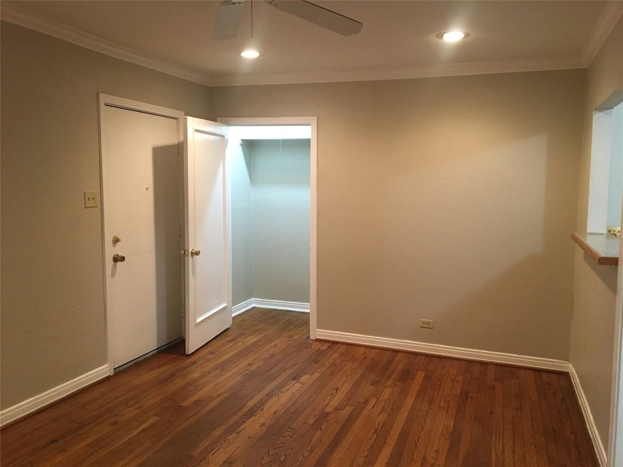 5104 N Hall St - Photo 2 of 6
