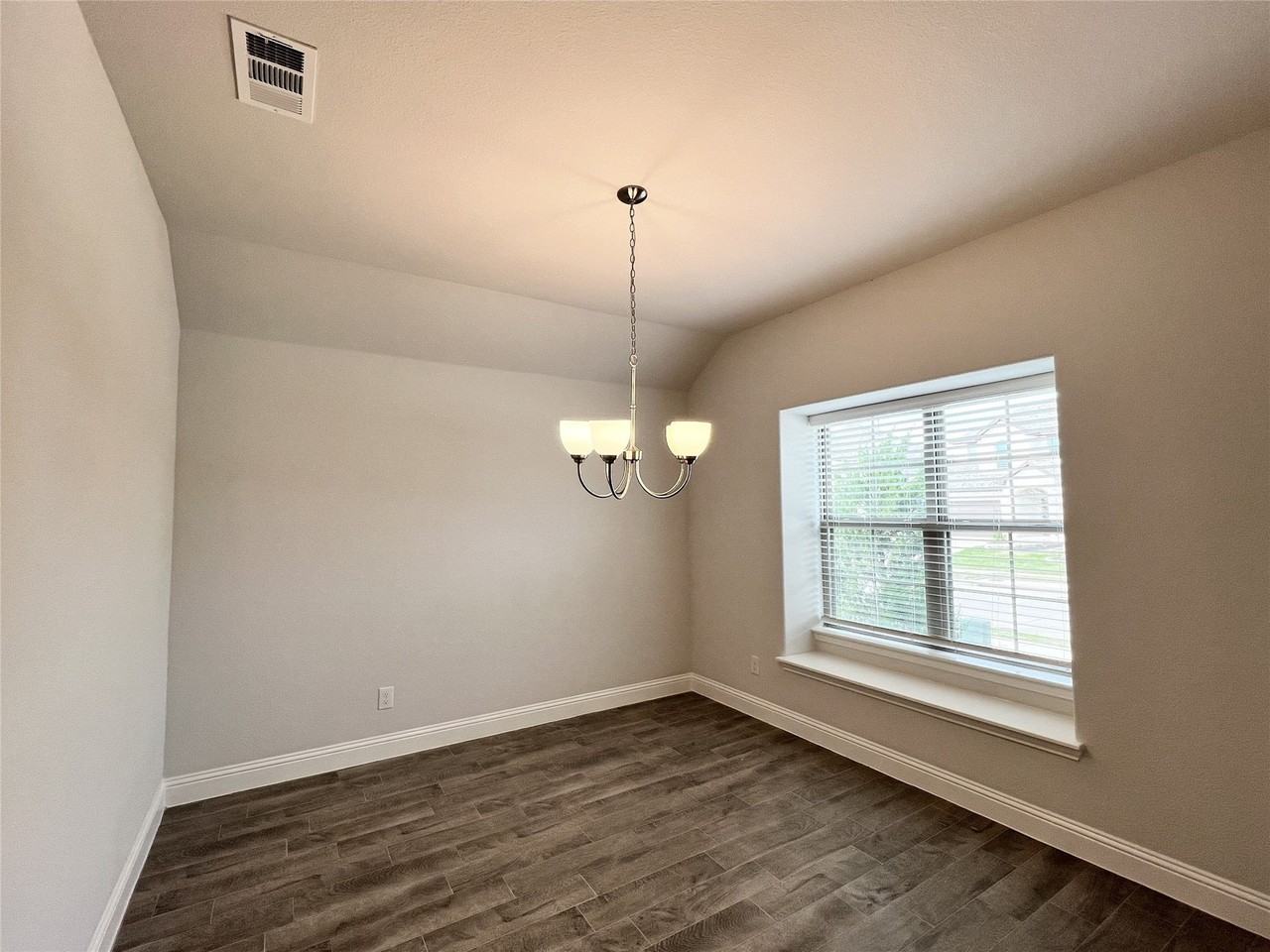 2712 Country Church Rd - Photo 3 of 22