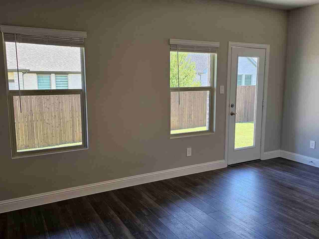 1301 Corkwood Dr - Photo 7 of 21
