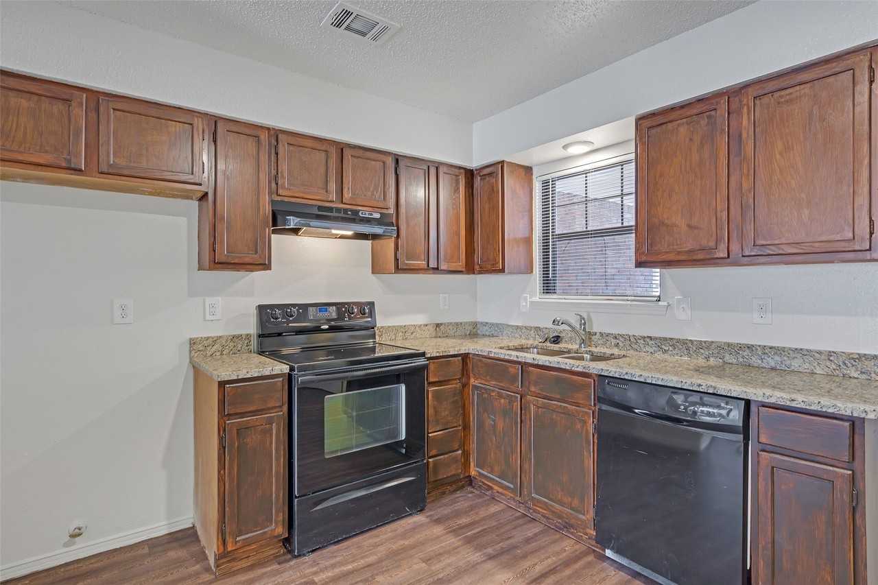 210 Rolston Rd #1 - Photo 6 of 16