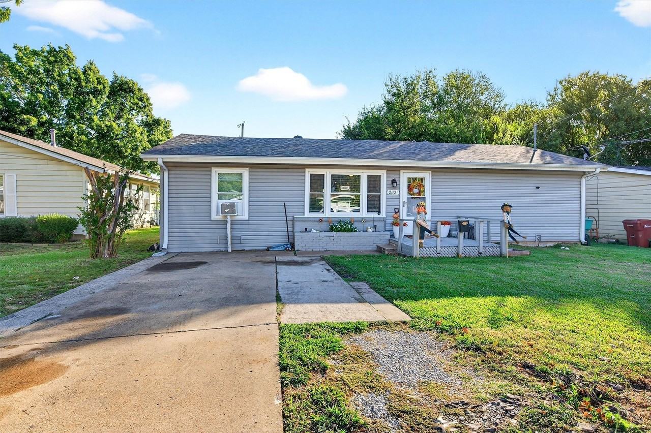 2321 N Shannon St - Photo 2 of 28
