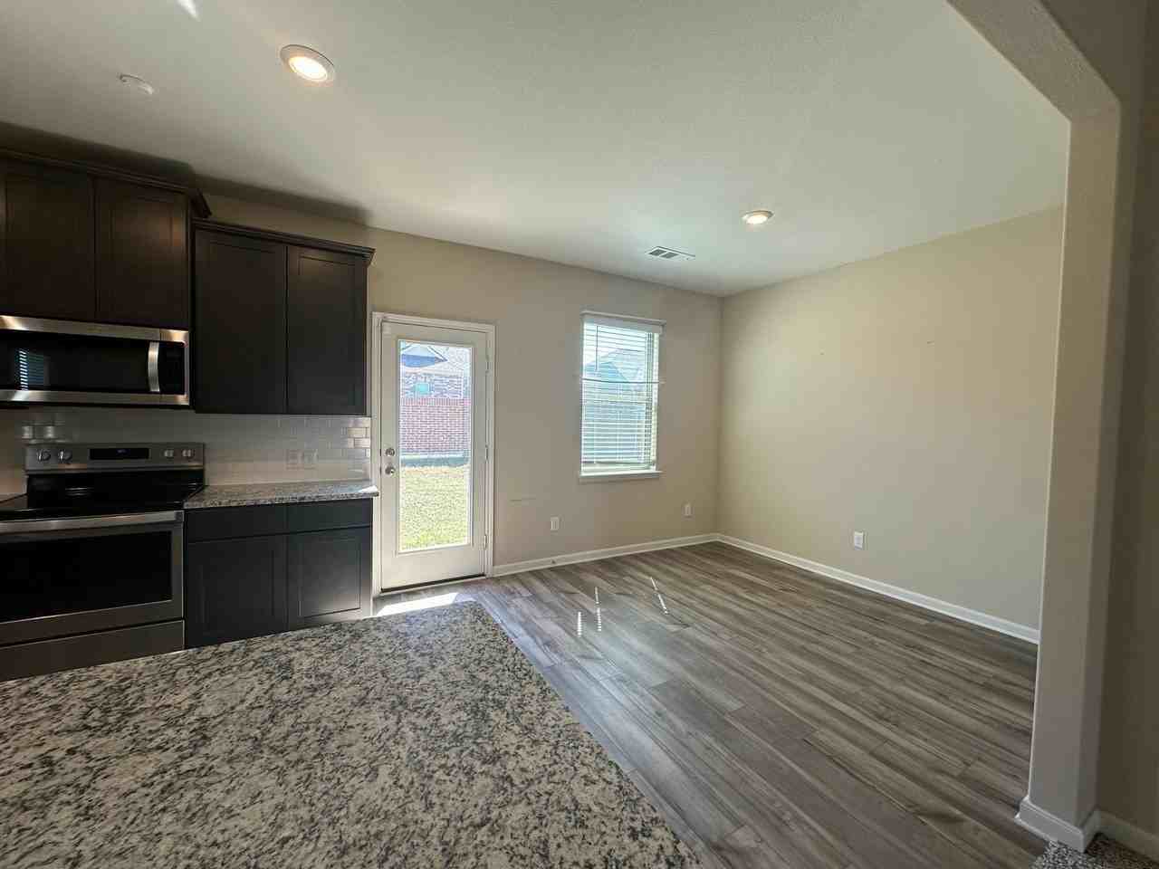 1707 Cotton Blossom Ln - Photo 2 of 31