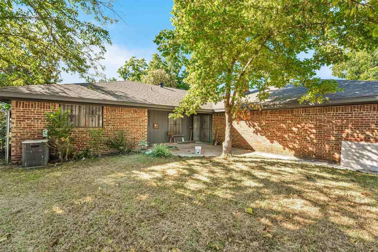 7027 Hunnicut Rd - Photo 6 of 6
