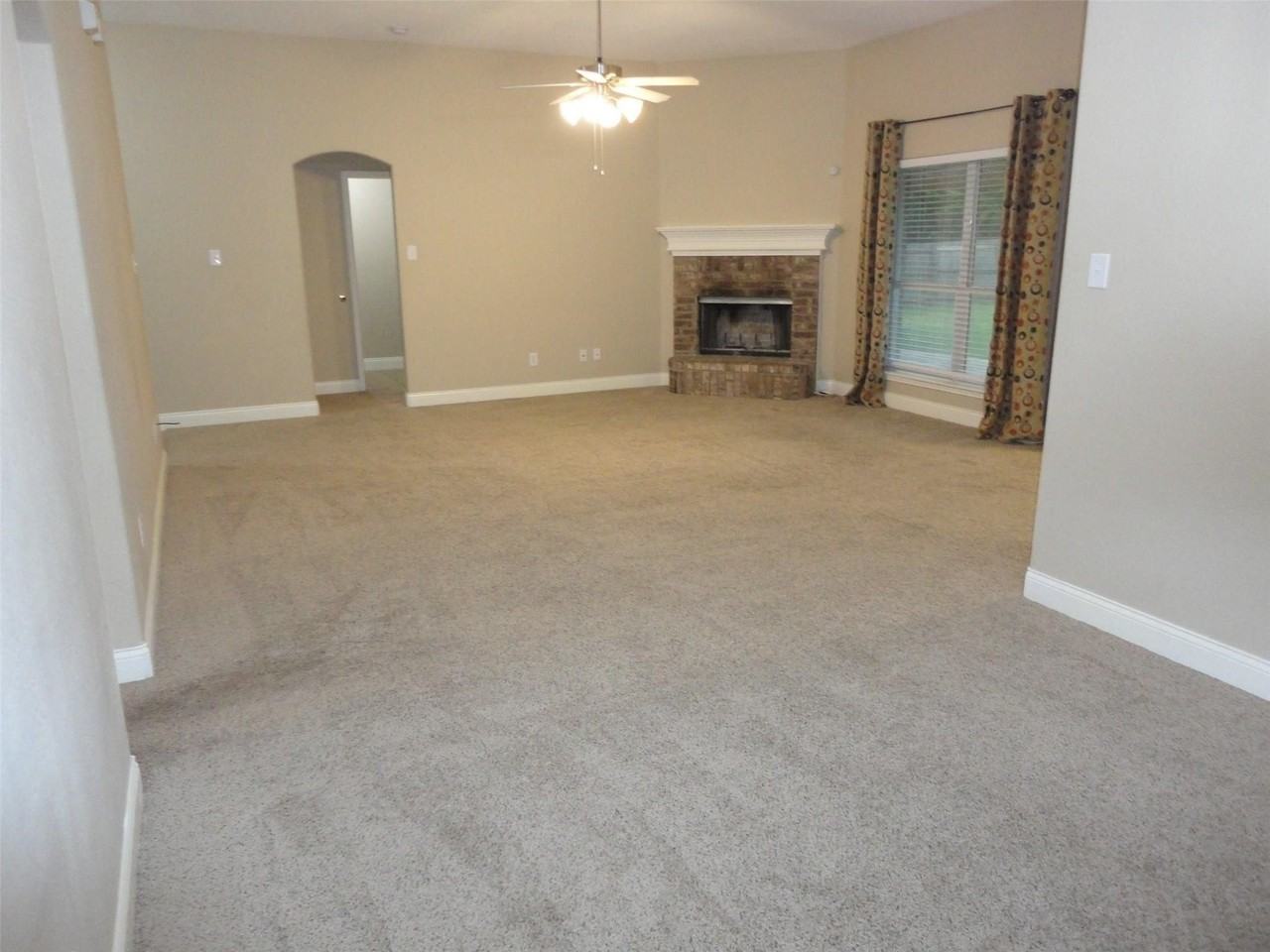 316 Hacienda Dr - Photo 3 of 28