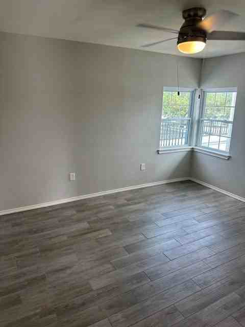 3015 Bryant Irvin Rd N #205