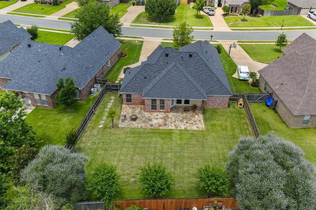 407 Carnaby Ct - Photo 4 of 28