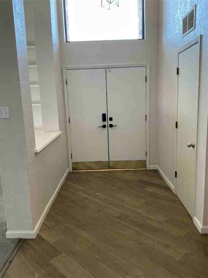 5225 Old Shepard Pl - Photo 2 of 17