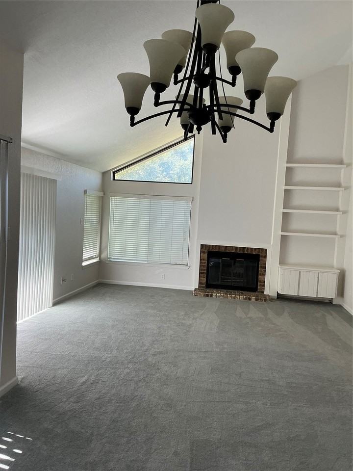 5225 Old Shepard Pl - Photo 3 of 17