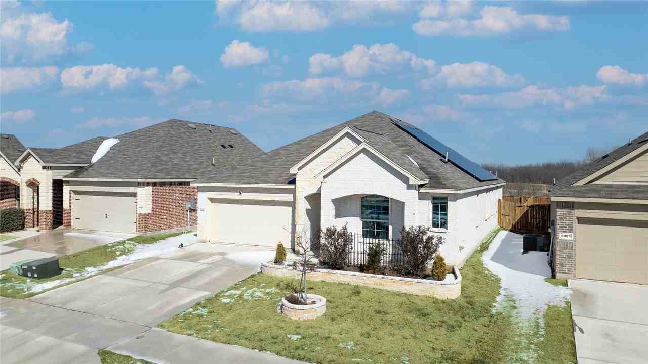 6932 Falconer Way - Photo 3 of 40
