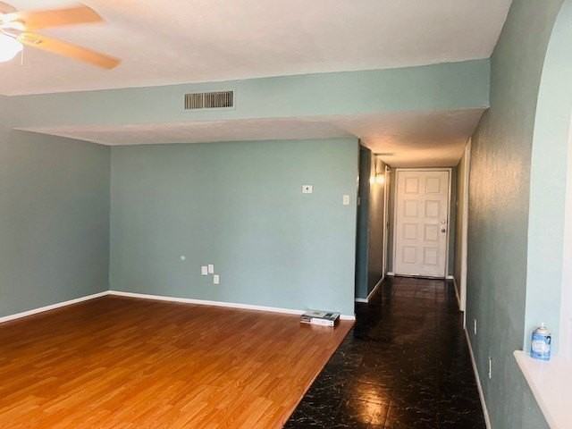 5060 Arbor Glen Rd - Photo 3 of 19