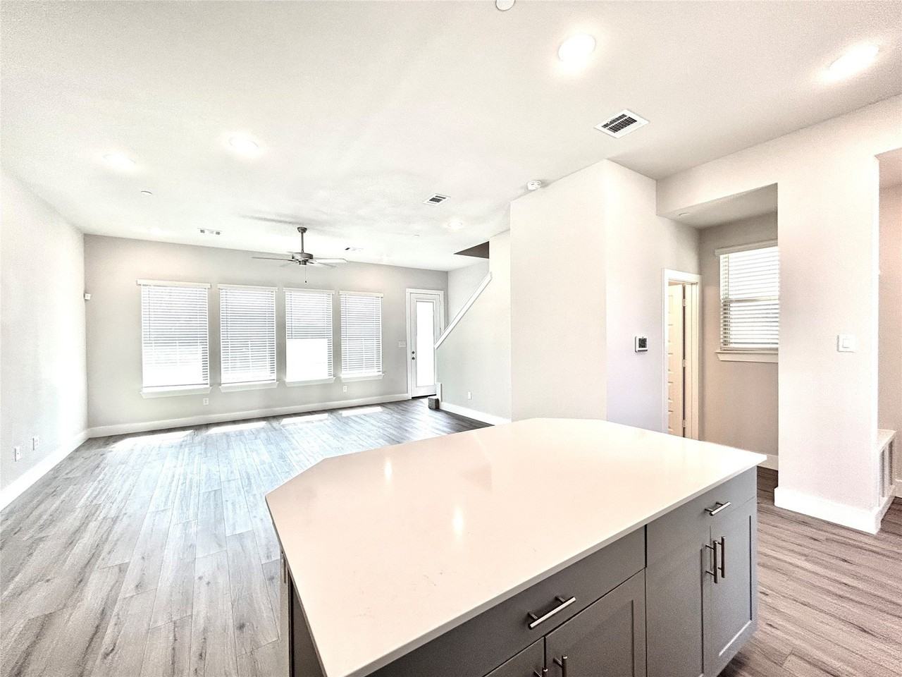 1830 Ne Green Oaks Blvd #102 - Photo 7 of 35