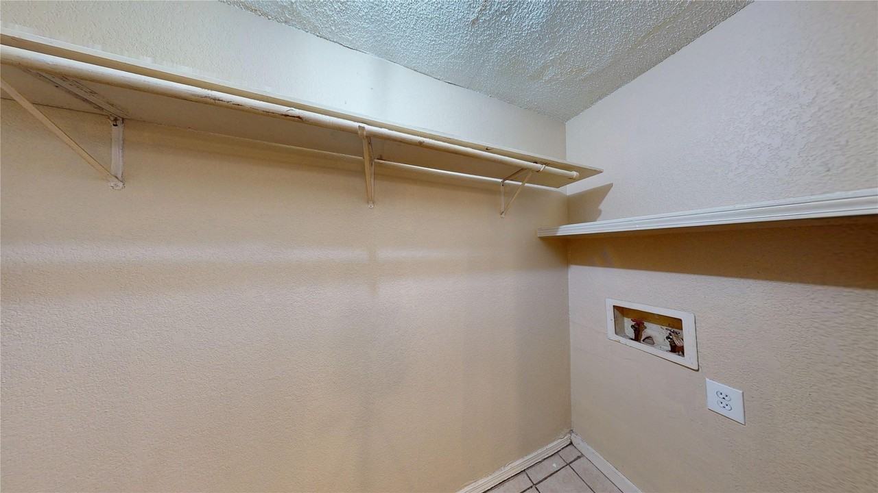 2117 W Walnut St #D - Photo 4 of 14