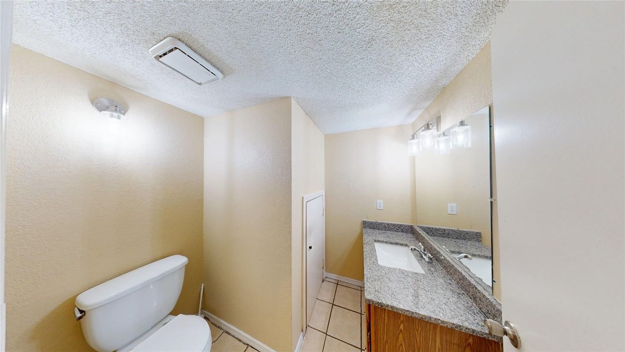 2117 W Walnut St #D - Photo 6 of 14