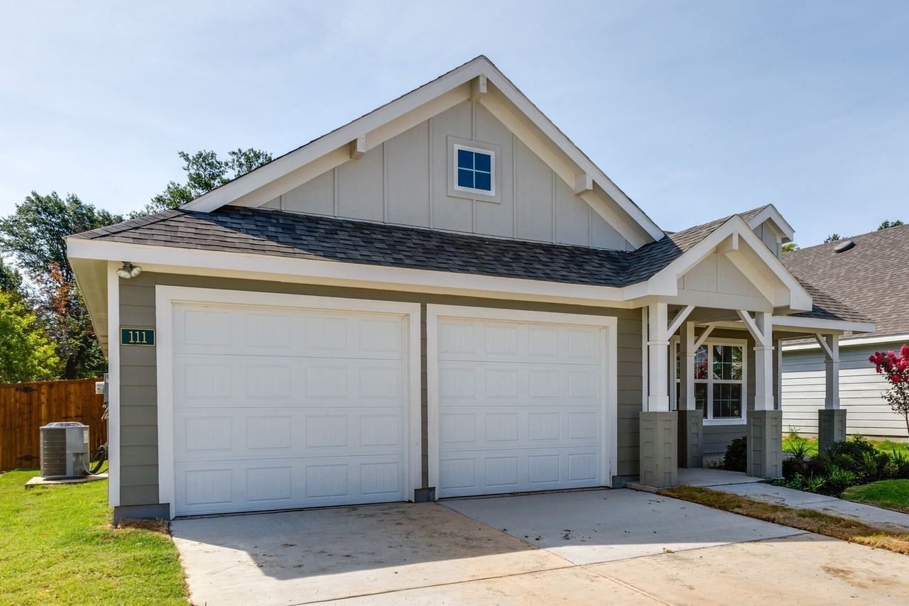 111 Rock Creek Ln - Photo 2 of 26