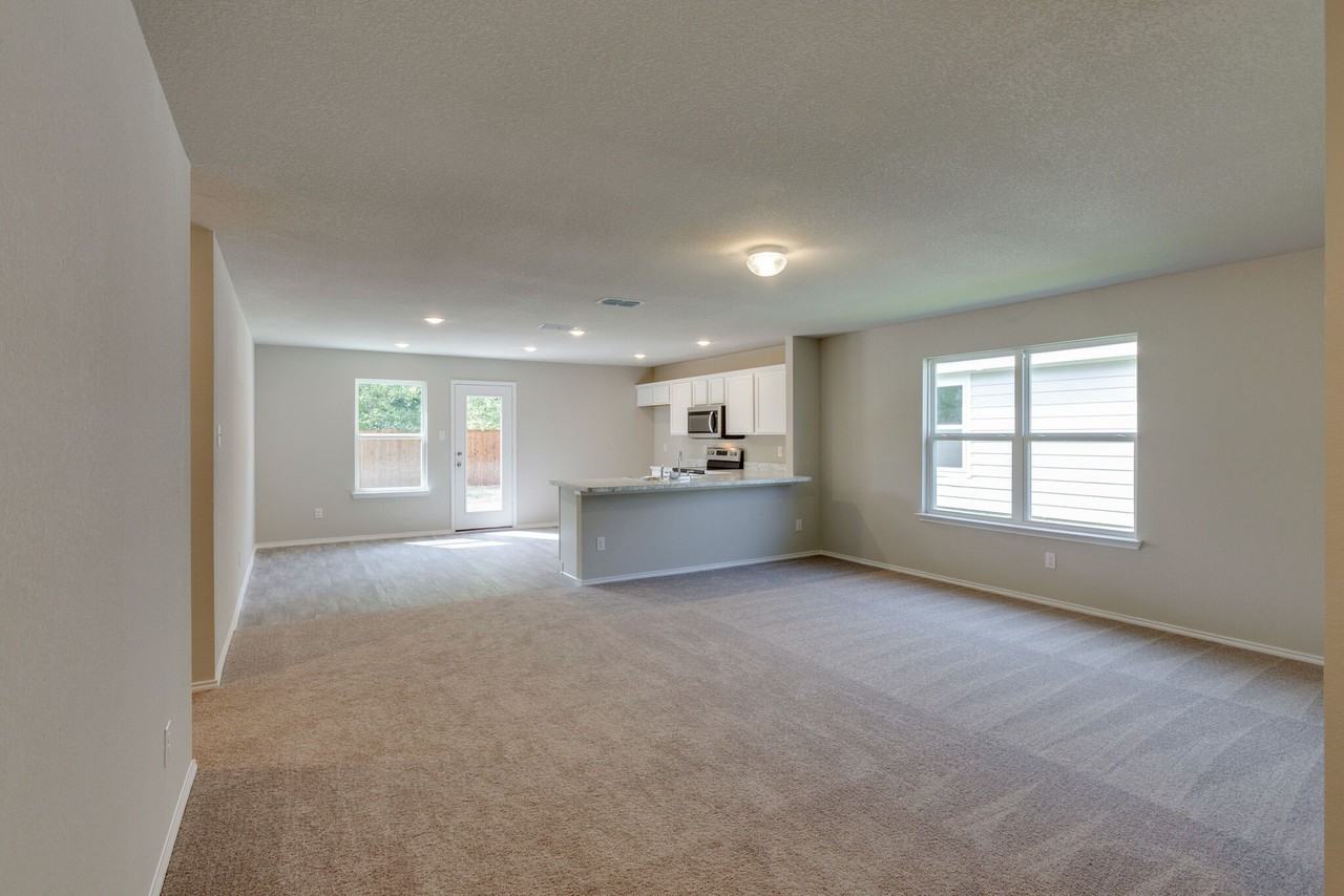 111 Rock Creek Ln - Photo 5 of 26
