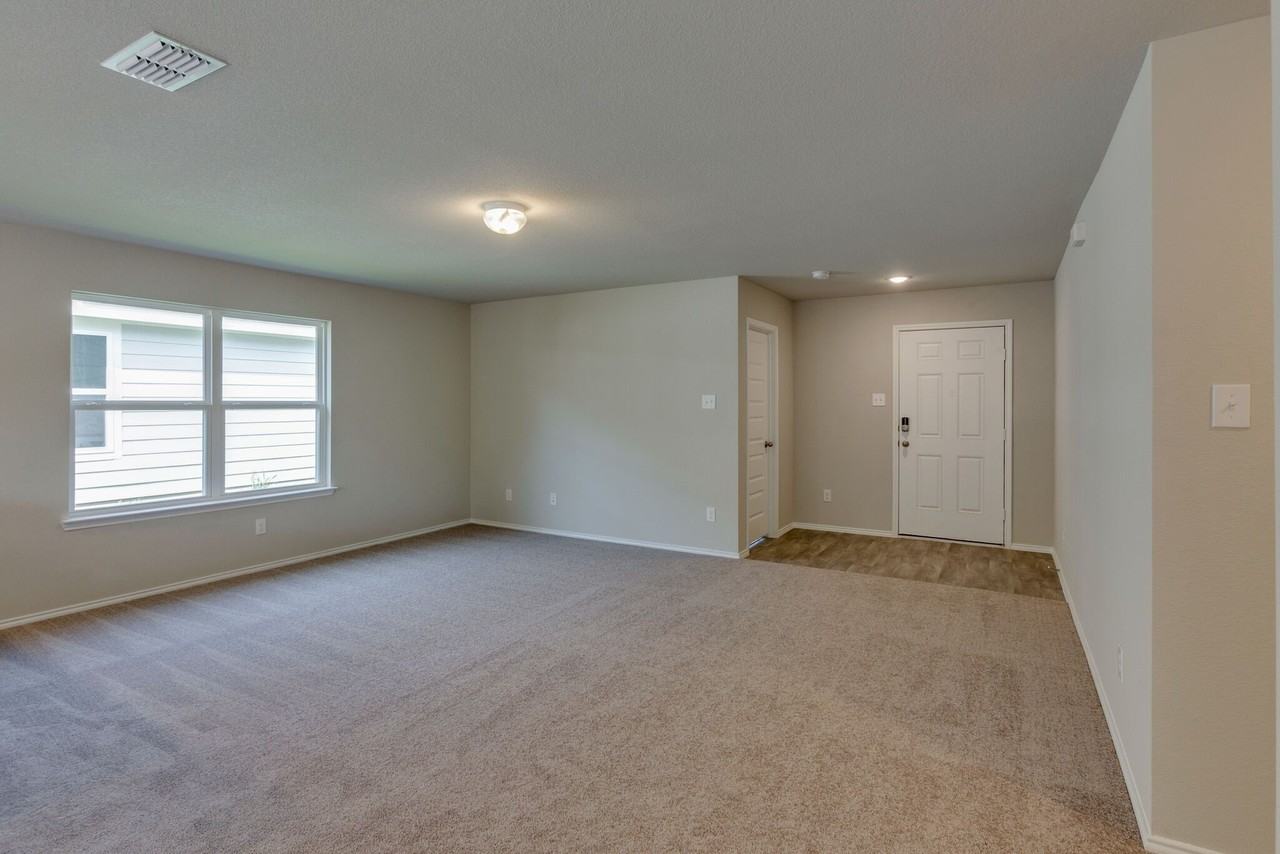 111 Rock Creek Ln - Photo 6 of 26