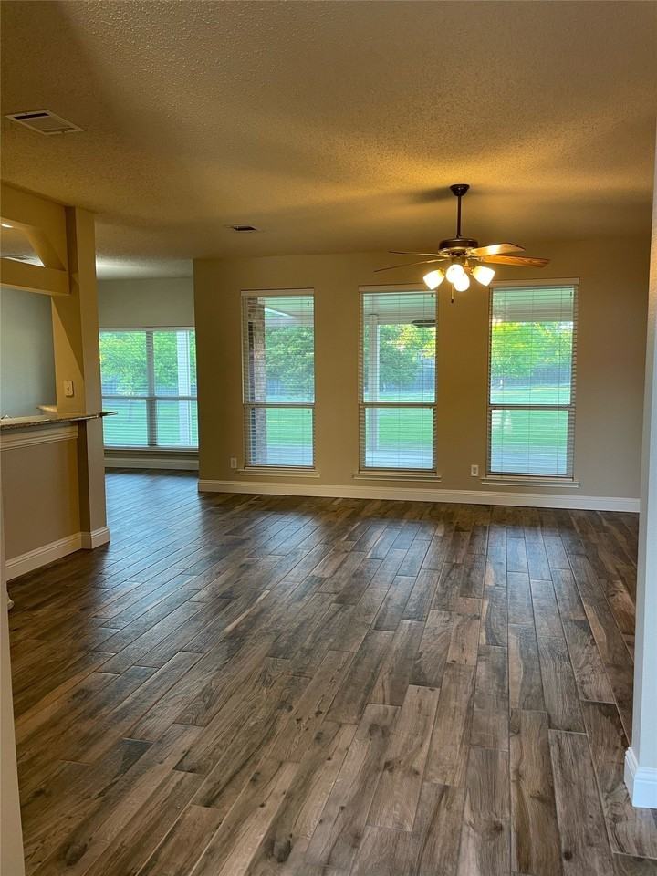 1614 Timber Brook Dr - Photo 7 of 24