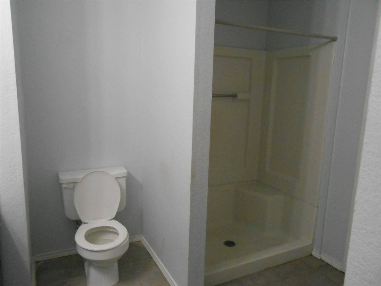 6936 Laurelhill Ct N - Photo 7 of 14