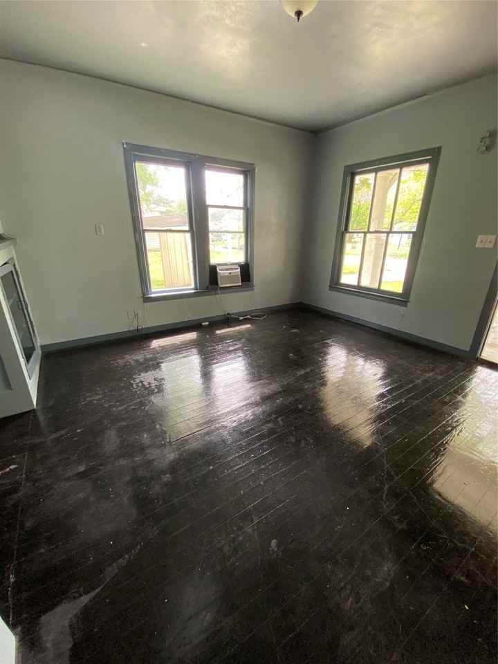 309 E Nelson St #B - Photo 3 of 8