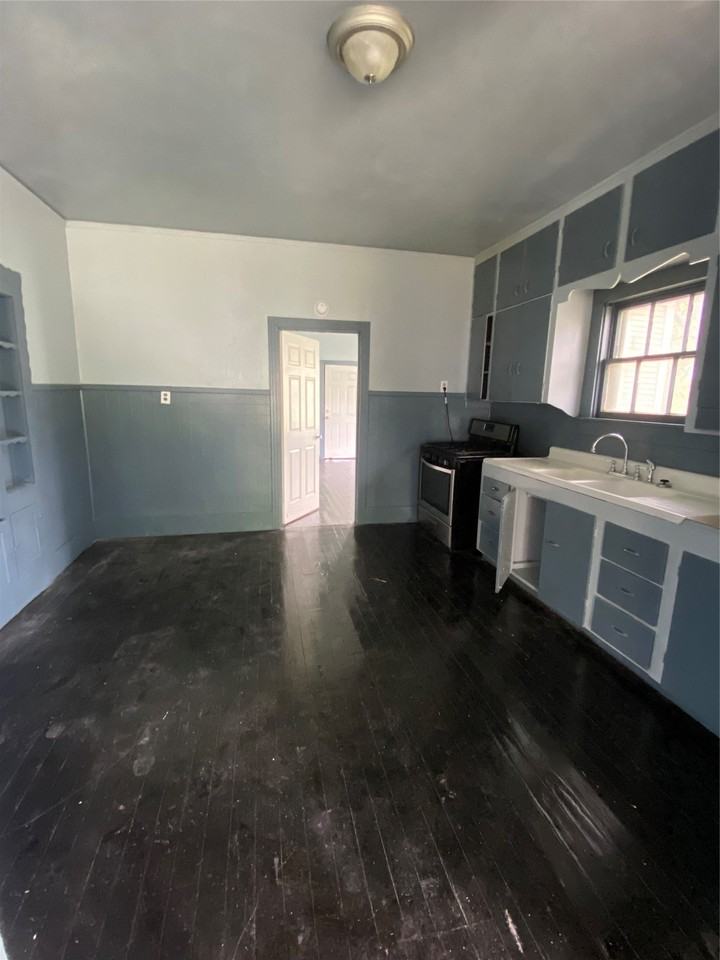 309 E Nelson St #B - Photo 4 of 8