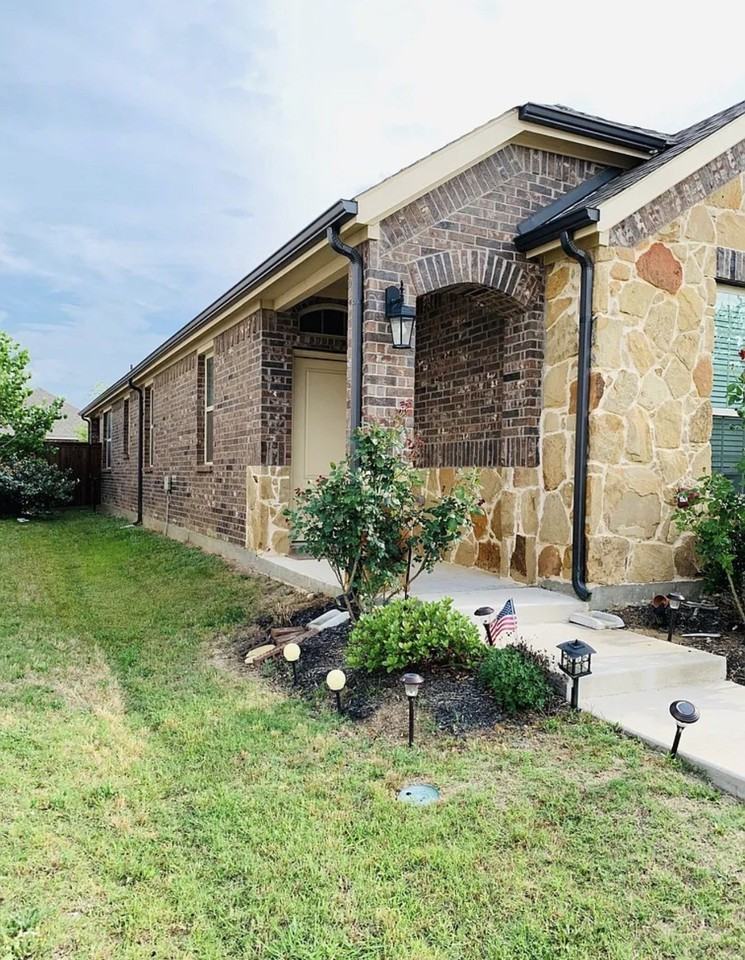2344 Opaline Dr - Photo 2 of 15