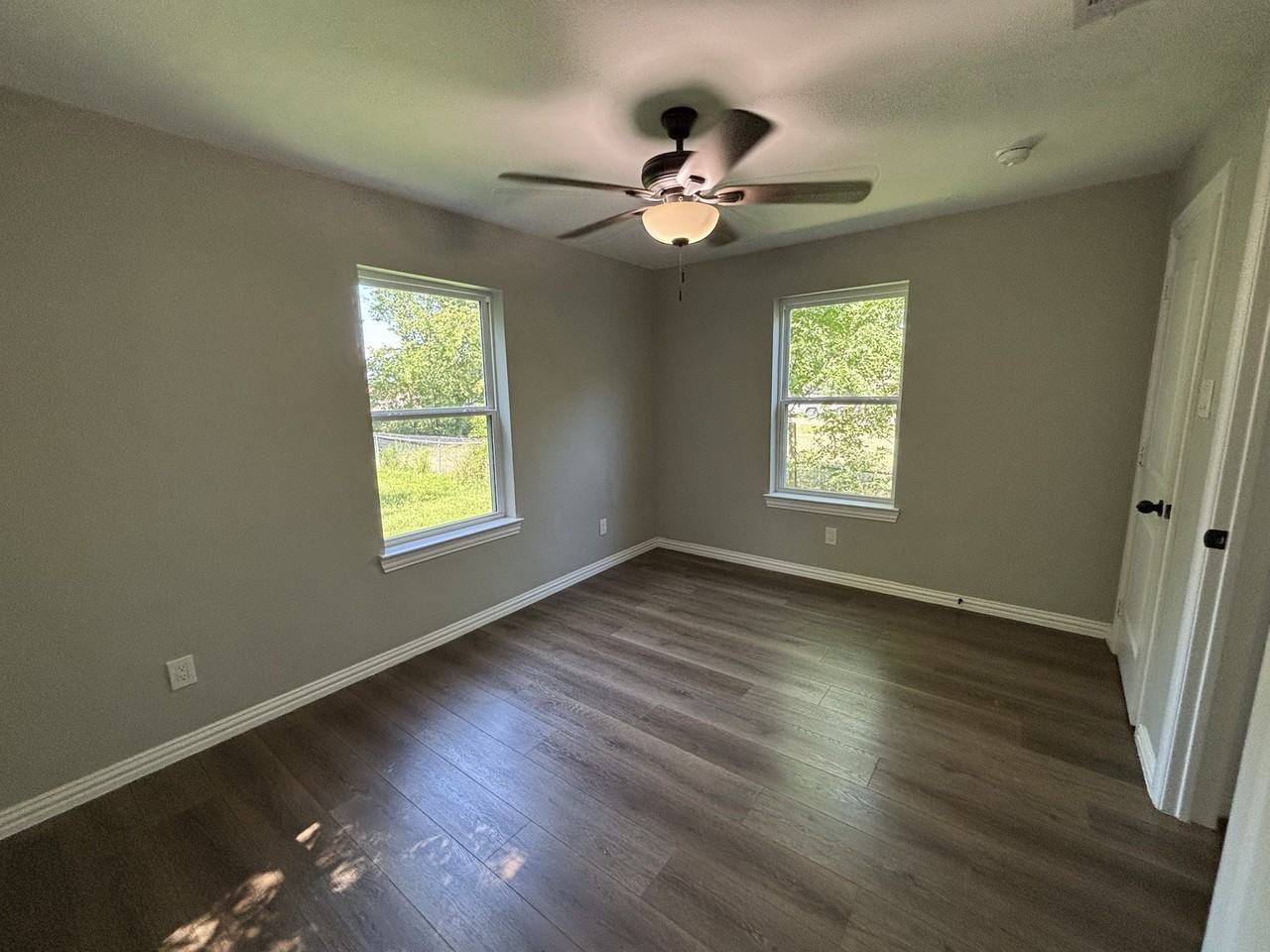 113 W Mount Vernon St - Photo 5 of 15