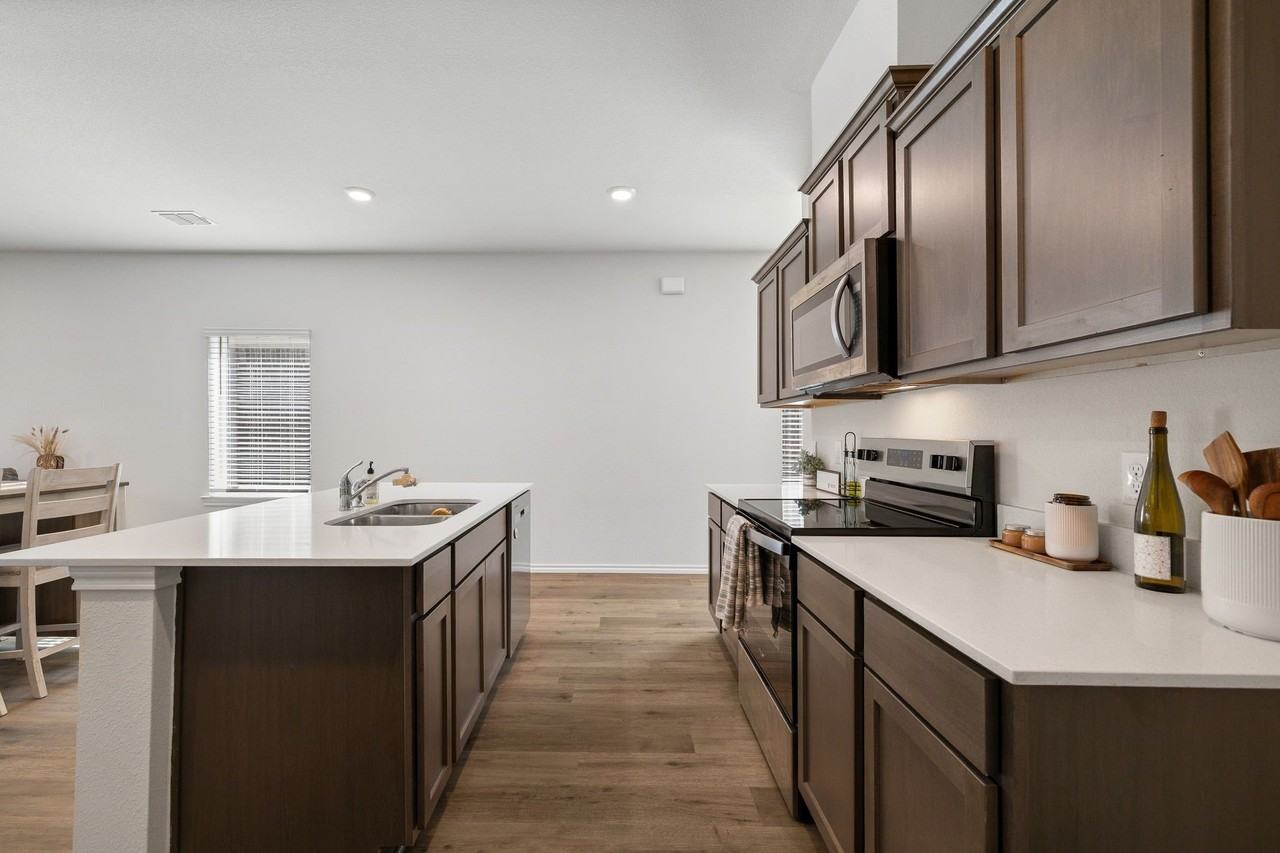 615 Joseph Rd - Photo 7 of 32
